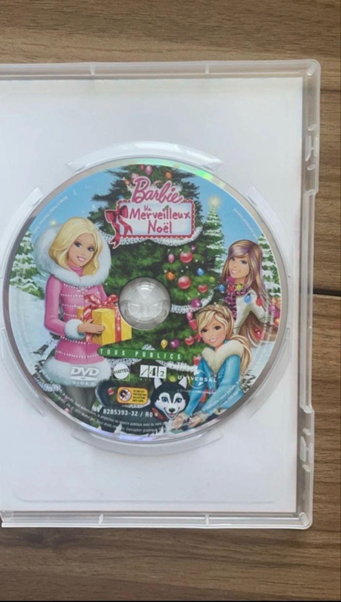 Barbie un merveilleux Noël - photo numéro 3