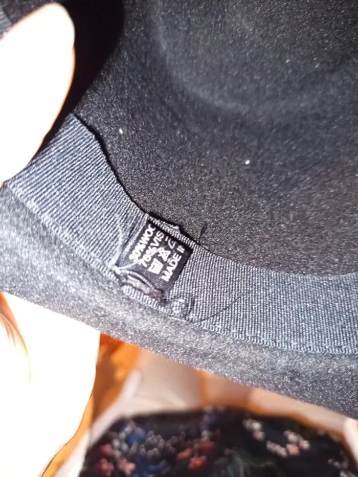 Chapeau noir avec perles blanches 🔄 - photo numéro 2