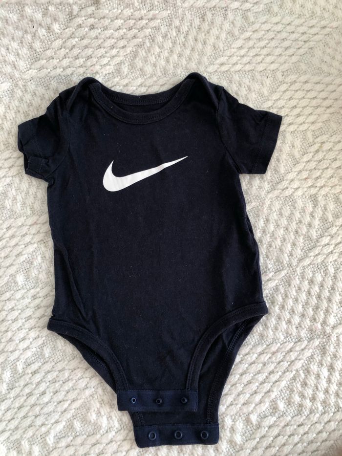 Lot de 2 body nike - photo numéro 3