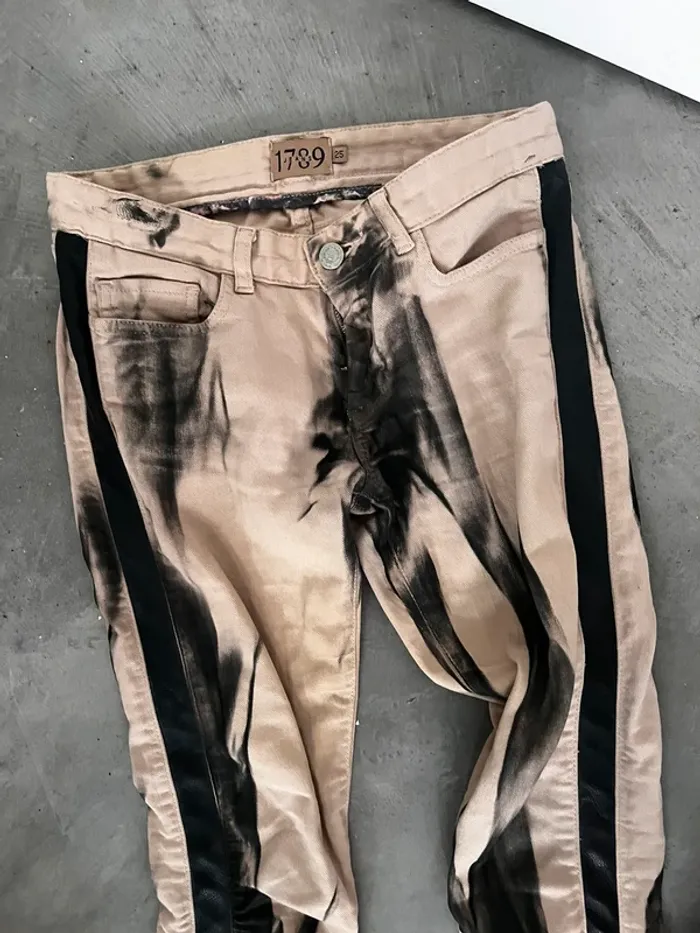 Pantalon beige bande cuir - photo numéro 3
