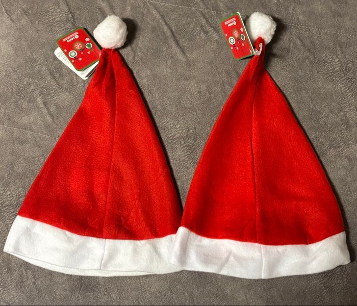 2 bonnets de Noël qui s’allume à led 4/10 ans Neuf - photo numéro 2