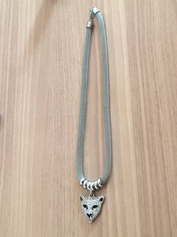 Collier avec tête de tigre