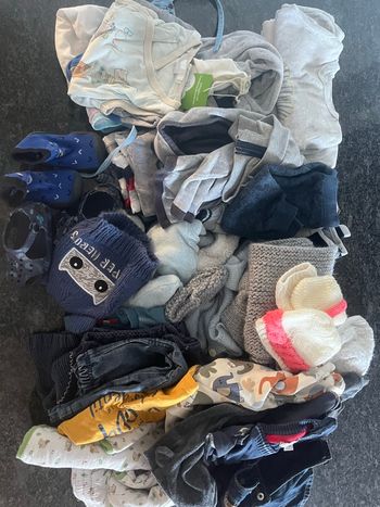 Gros lot bébé 6/12 mois