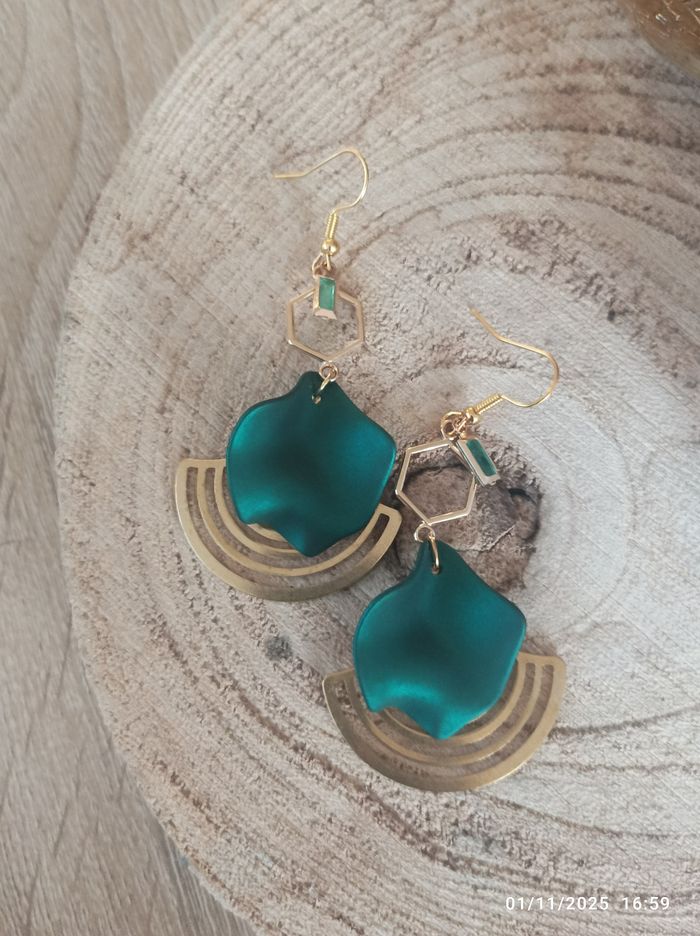🌺 Boucles d'oreilles doré & verte - photo numéro 3