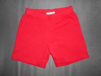 Short (Disney), taille: 5 ans à 0,50 EURO
