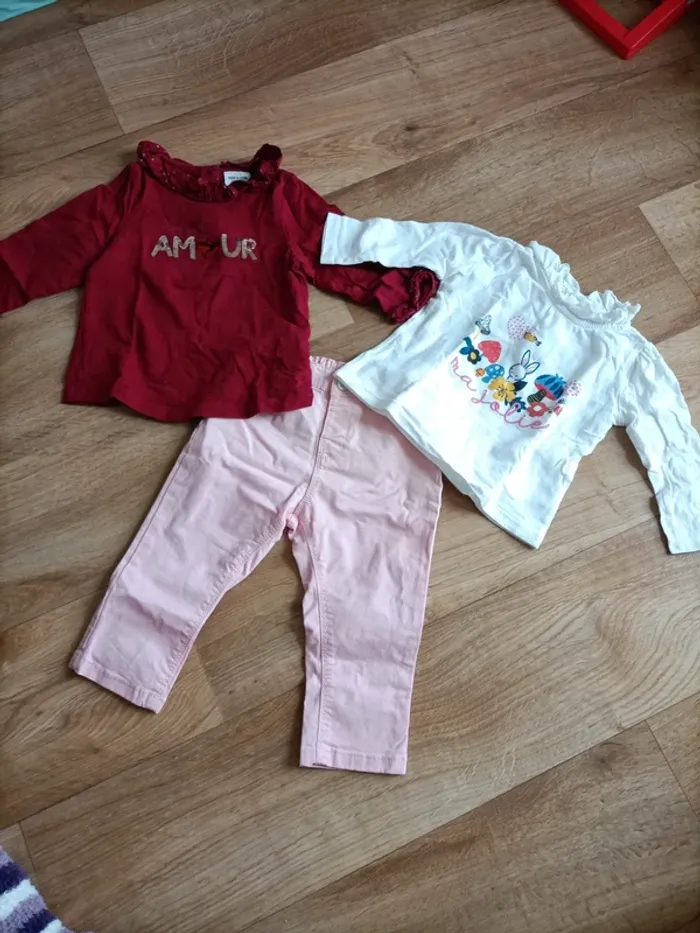 Ensemble t-shirt manches longues et pantalon rose 12 mois