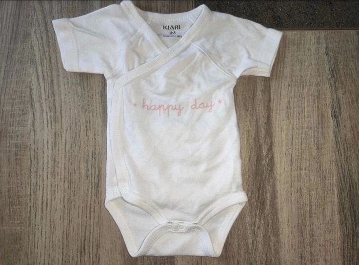 Lot 5 bodies manches courtes taille 1 mois - photo numéro 8
