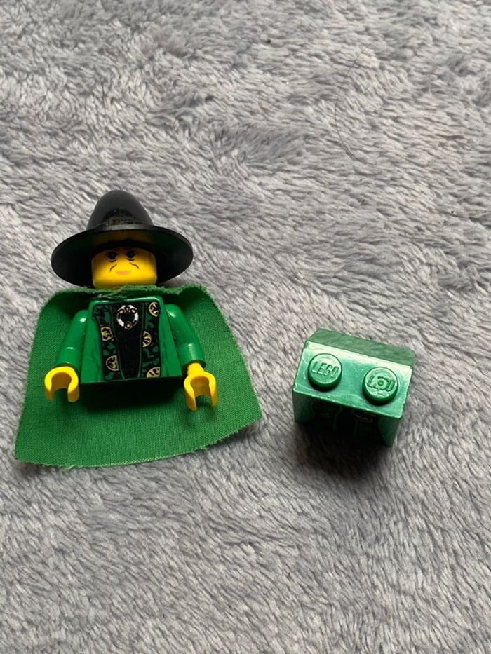 Minifigure lego Harry Potter Chamber of Secrets Professor Minerva McGonagall Green Robe and Cape - photo numéro 8