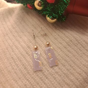 Boucles d'oreilles pendante rectangulaire légère blanche doré