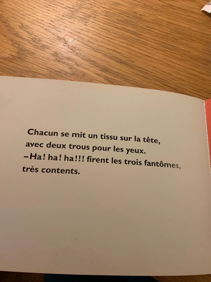 Livre trois fantômes - photo numéro 2