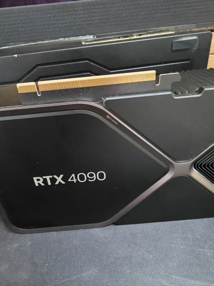 Carte graphique NVIDIA GeForce RTX 4090 24 Go GDDR6X Founders Edition - photo numéro 2
