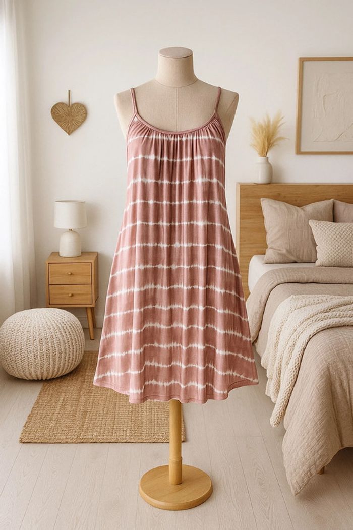 Robe rose Tie