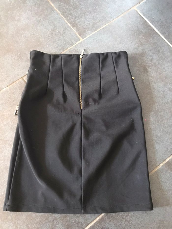 Jupe noir - photo numéro 3