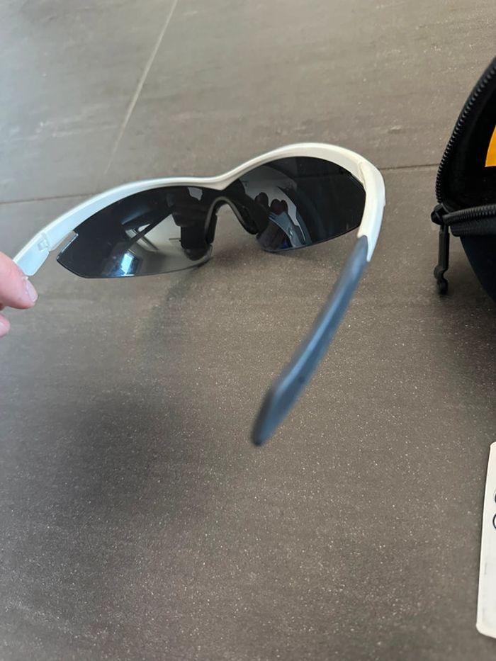 Lunettes de soleil - photo numéro 5