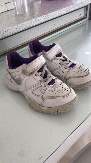 Tennis. Baskets Nike T31