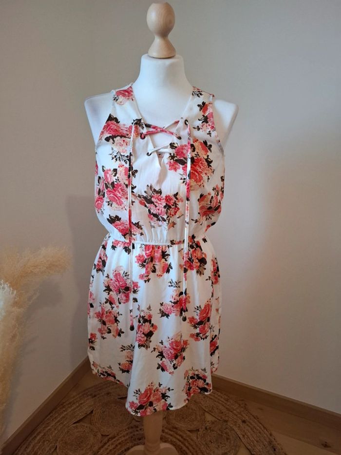 Robe blanche Fleurie fluide Colloseum taille S 36 - photo numéro 9