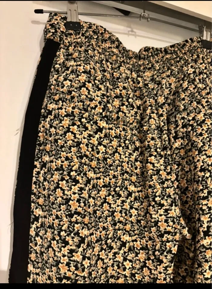 🩷 Pantalon fleuri Kaporal T.S neuf - photo numéro 6