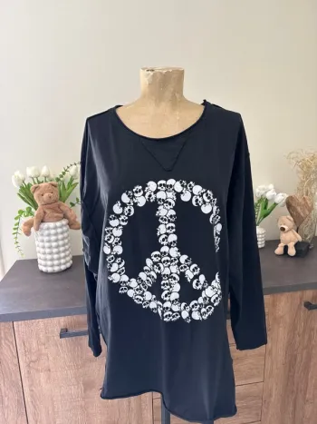 TEE shirt manches longues avec parce and love en tête de mort