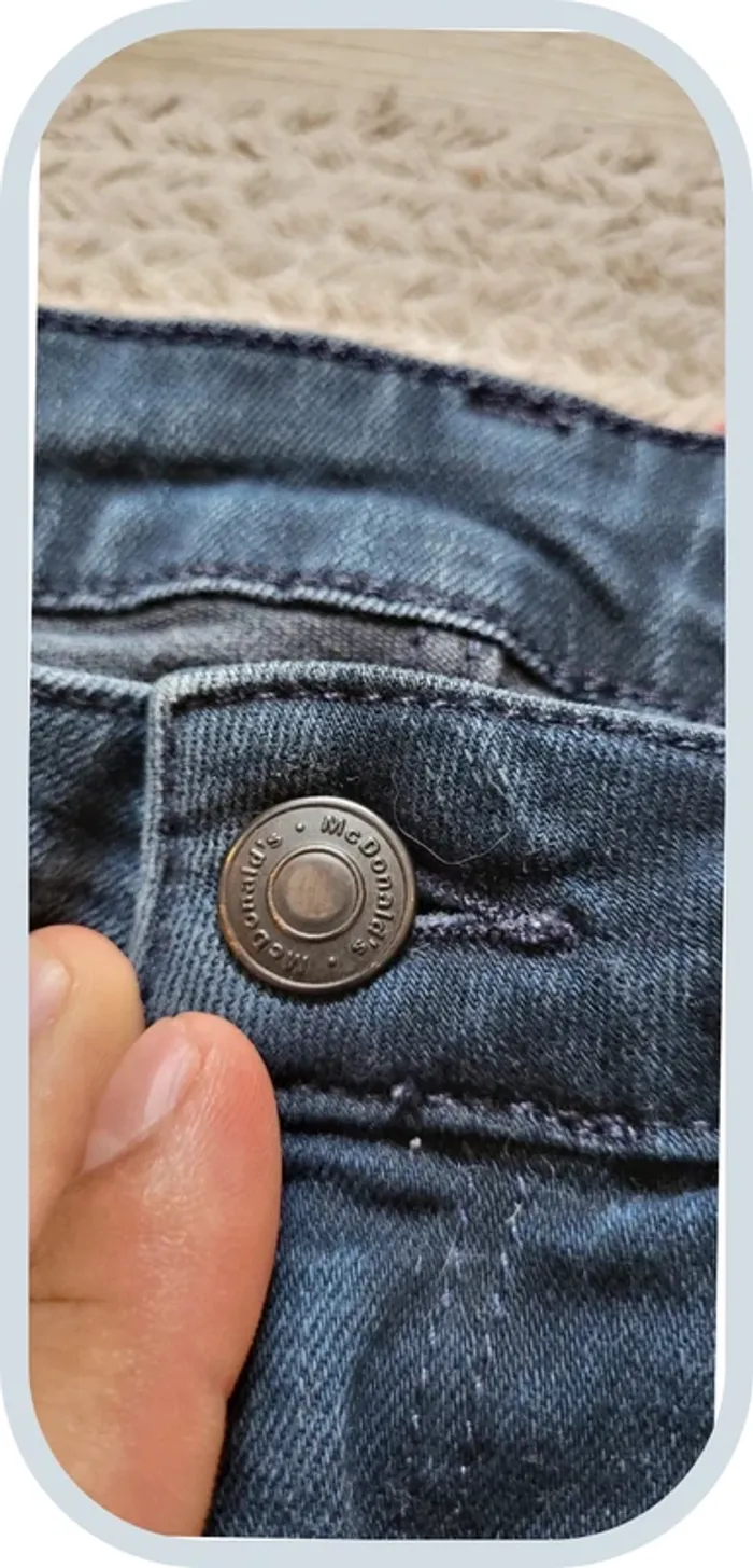 Jean slim bleu foncé McDonald's – Taille 36 – Bon état
- Femme - photo numéro 4