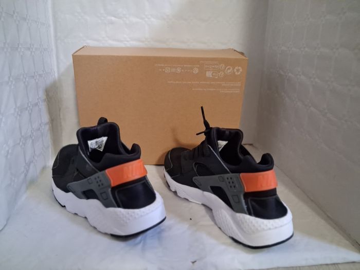 Baskets Nike huarache taille 38.5 - photo numéro 3