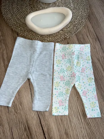 Lot de 2 leggings Kiabi 1 mois