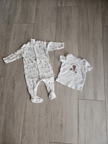 Lot de pyjama  et t shirt 3 mois