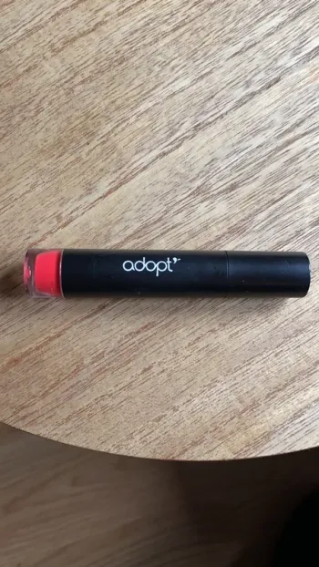 Rouge à lèvre liquide neuve