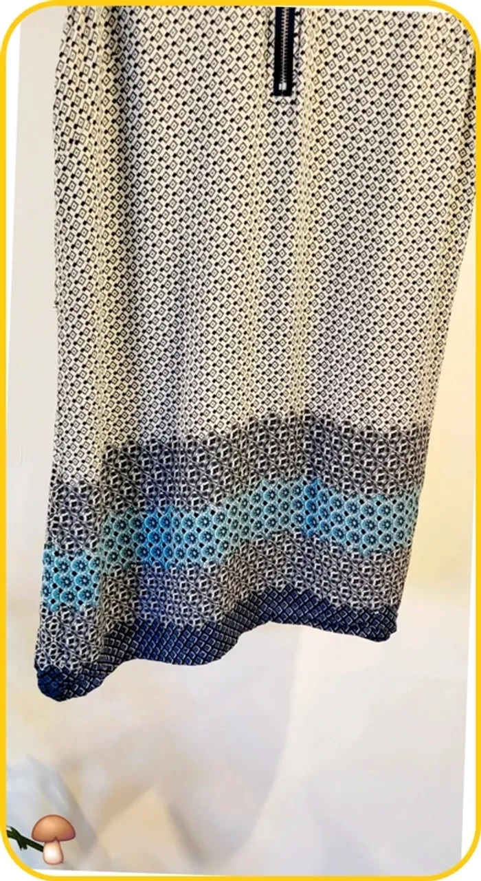 Robe sans manches imprimée géométrique – Kaylla – Taille XL/XXL
- Très bon état - Blanc Noir Bleu - photo numéro 3