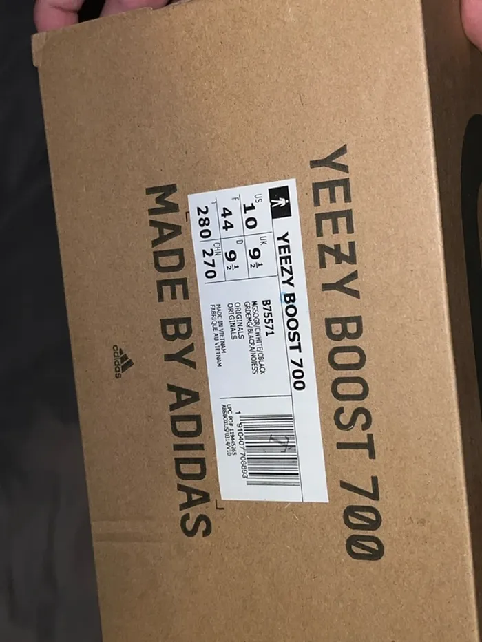 Basket Adidas yessy boost 700 authentique édition limitée rare - photo numéro 7