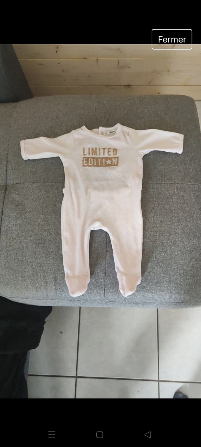 3 pyjamas - photo numéro 3