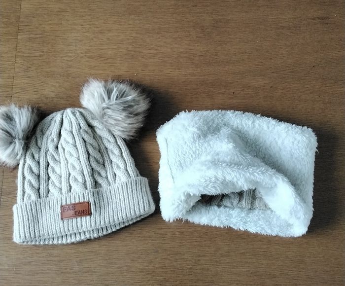 Bonnet avec 2 ponpons et tour de cou ,beige ,FAS JEANS ,2 ans - photo numéro 2