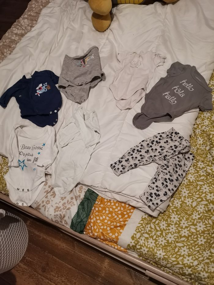 Vêtements bébé 3mois - photo numéro 2