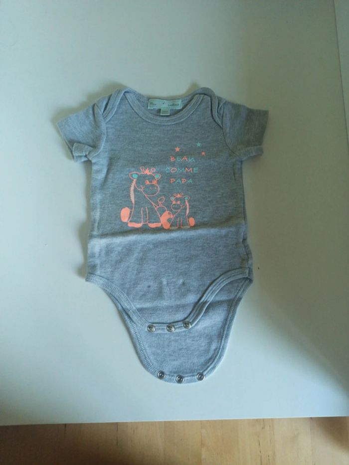 body manches courtes 3 mois