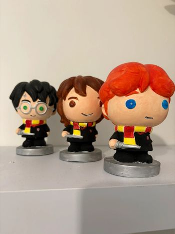 Lot figurine Harry Potter pain à la main