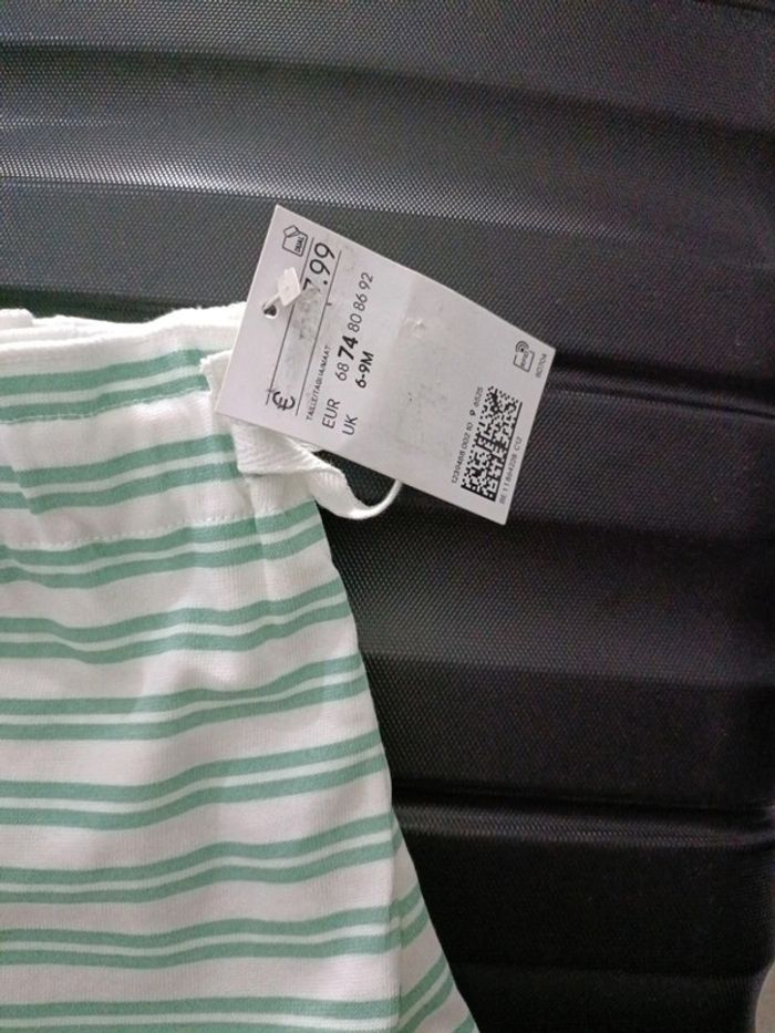 Short bébé H&M mixte rayure neuf avec étiquette – 100 % coton – 6-9 mois - photo numéro 3