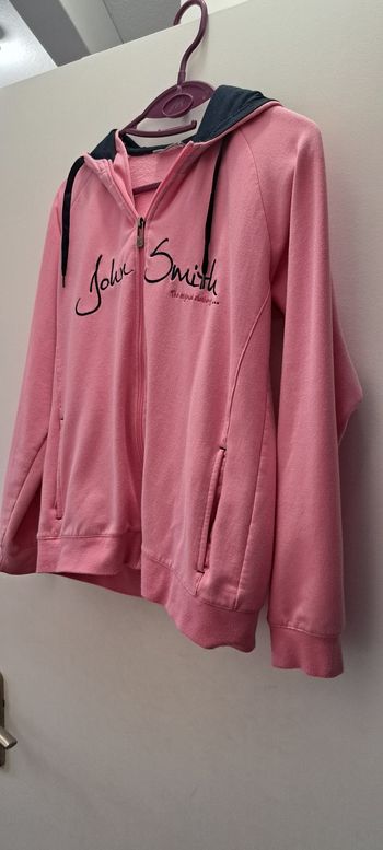 Gilet rose, John Smith, 16 ans