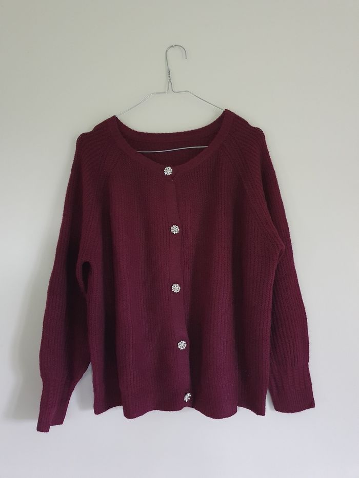 Cardigan bordeaux à boutons strass L neuf