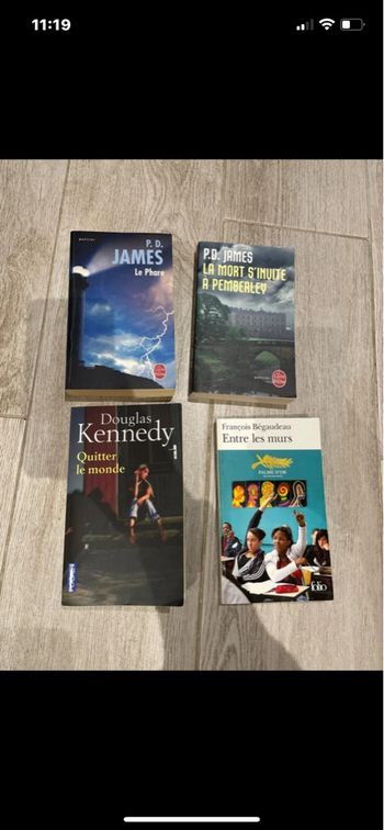Lot de 4 livres de poches