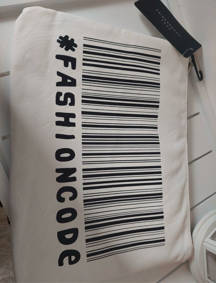 Pochette zippée blanc/noir FashionCode Zara neuve👝 - photo numéro 4