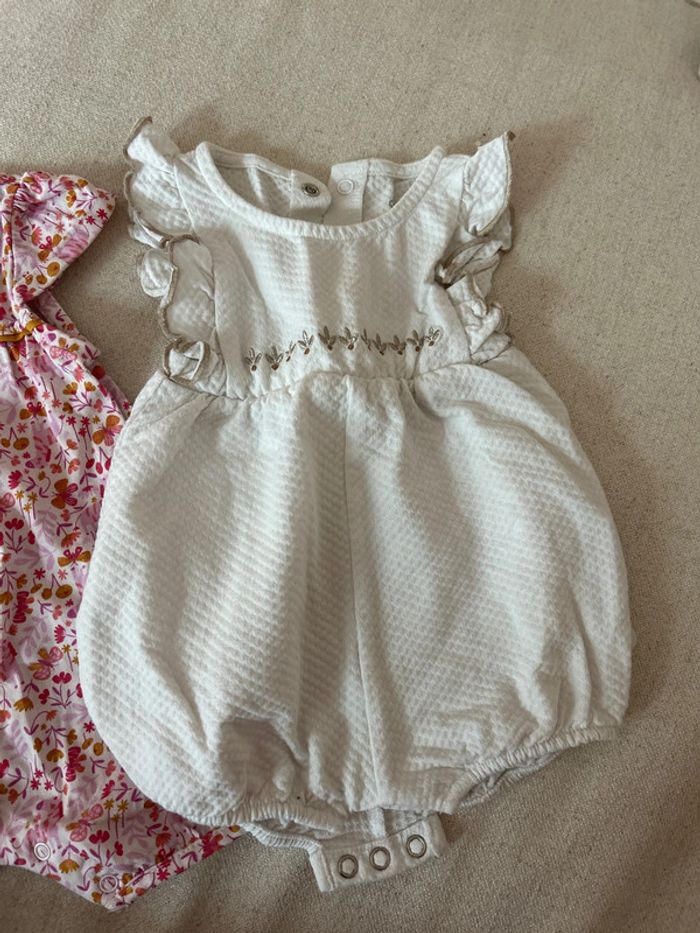 Lot 2 barboteuses type robes 1 mois - photo numéro 4