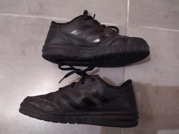 Basket Adidas noir en 30