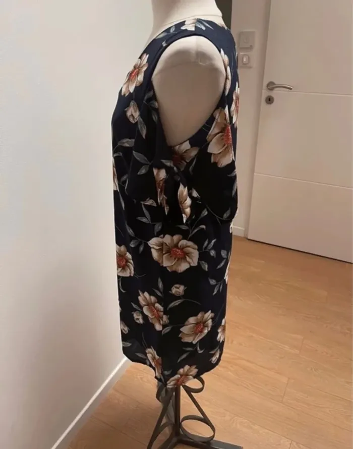 Superbe Robe fleurie fluide 🌸 M 38 - photo numéro 5