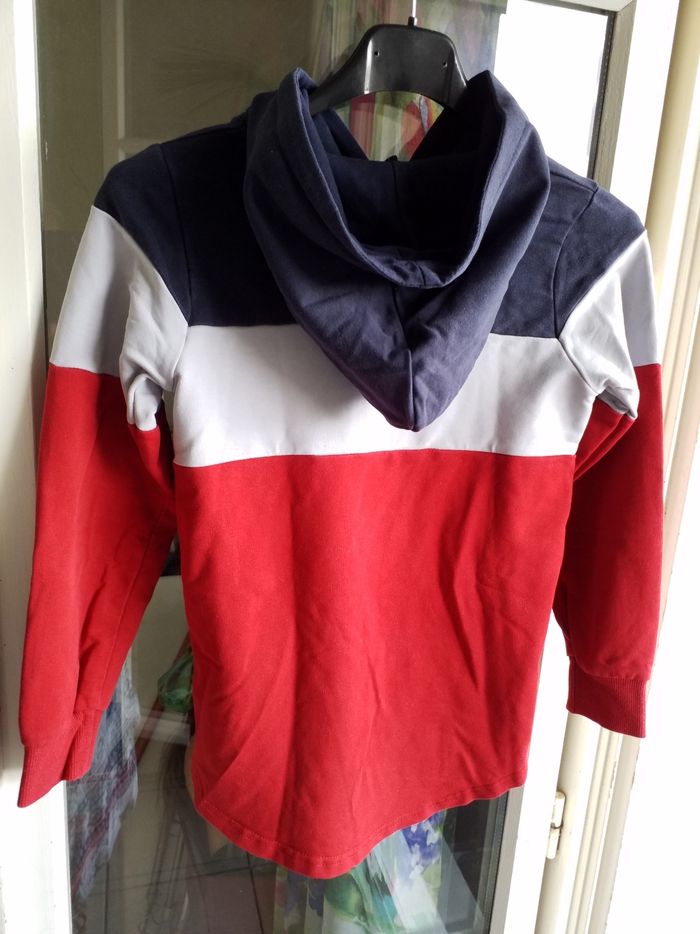 Sweat a capuche garçon âge 8 ans - photo numéro 3