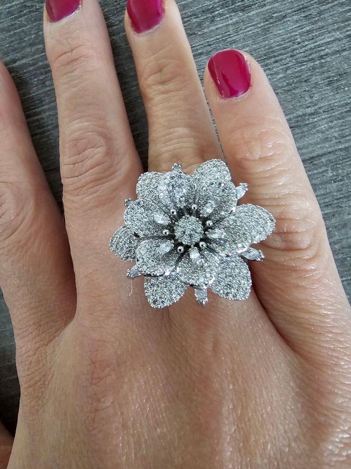 Bijou bague femme argenté ajustable grosse fleure 18€