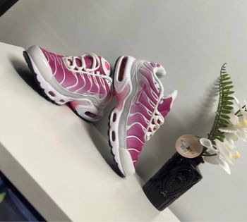 Nike rose