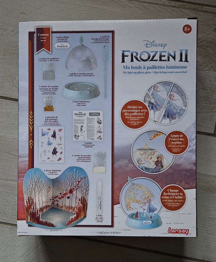Ma Boule à Paillettes Lumineuse - Frozen **neuf** - photo numéro 4