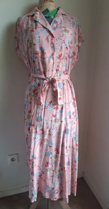 Robe longue rose à motifs Escandelle, neuve, taille L