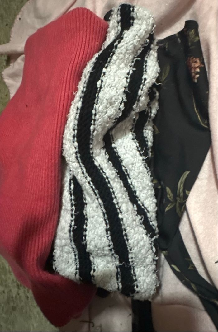 Lot de vêtements taille 40/42 - photo numéro 3