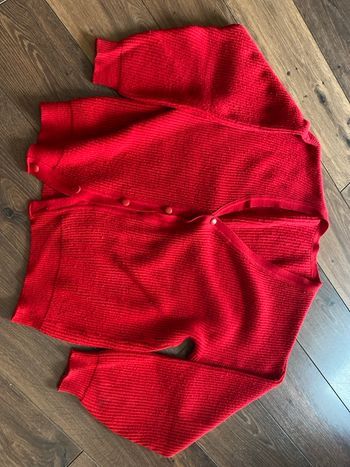 Gilet rouge, 16 ans, TBE , petit prix 