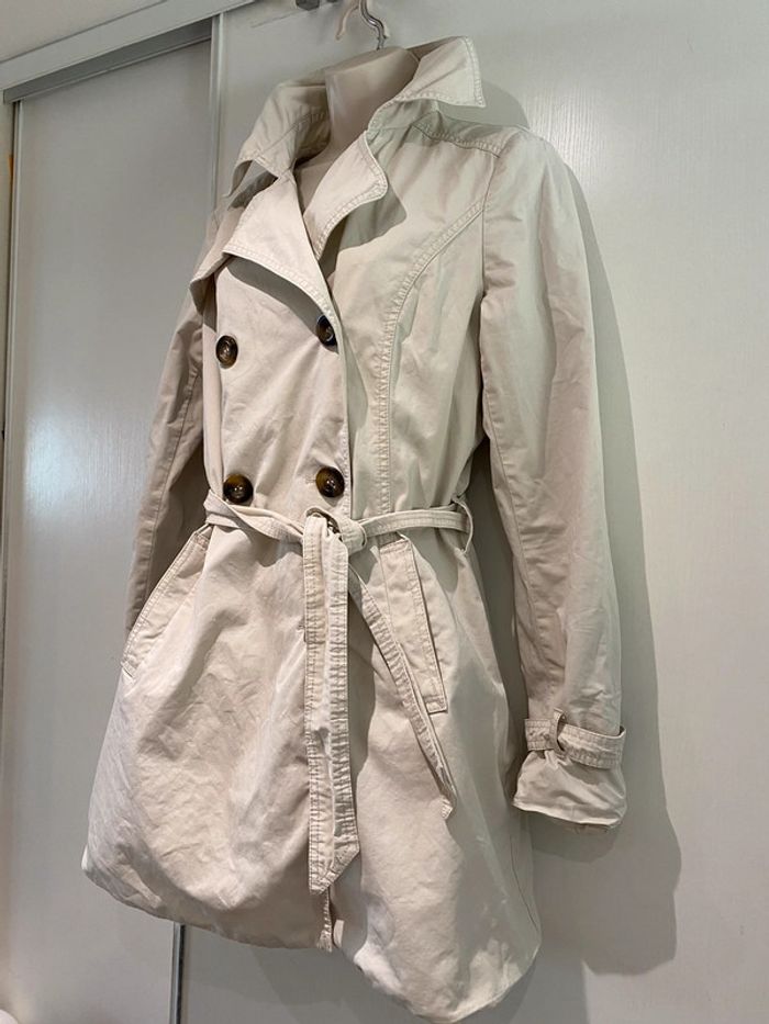 Trench esprit, taille 40 c’est couleur beige, très clair - photo numéro 17